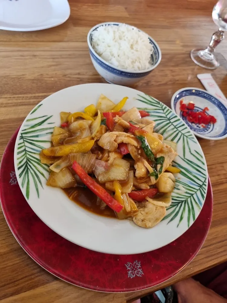 Poulet Au Basilic Sauce Piquante